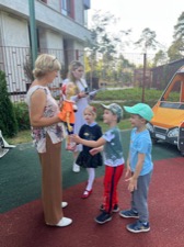 1 сентября ребята детского сада "Ювенесик" встретились после летних каникул и с радостью познакомились с новыми друзьями. Ювенес